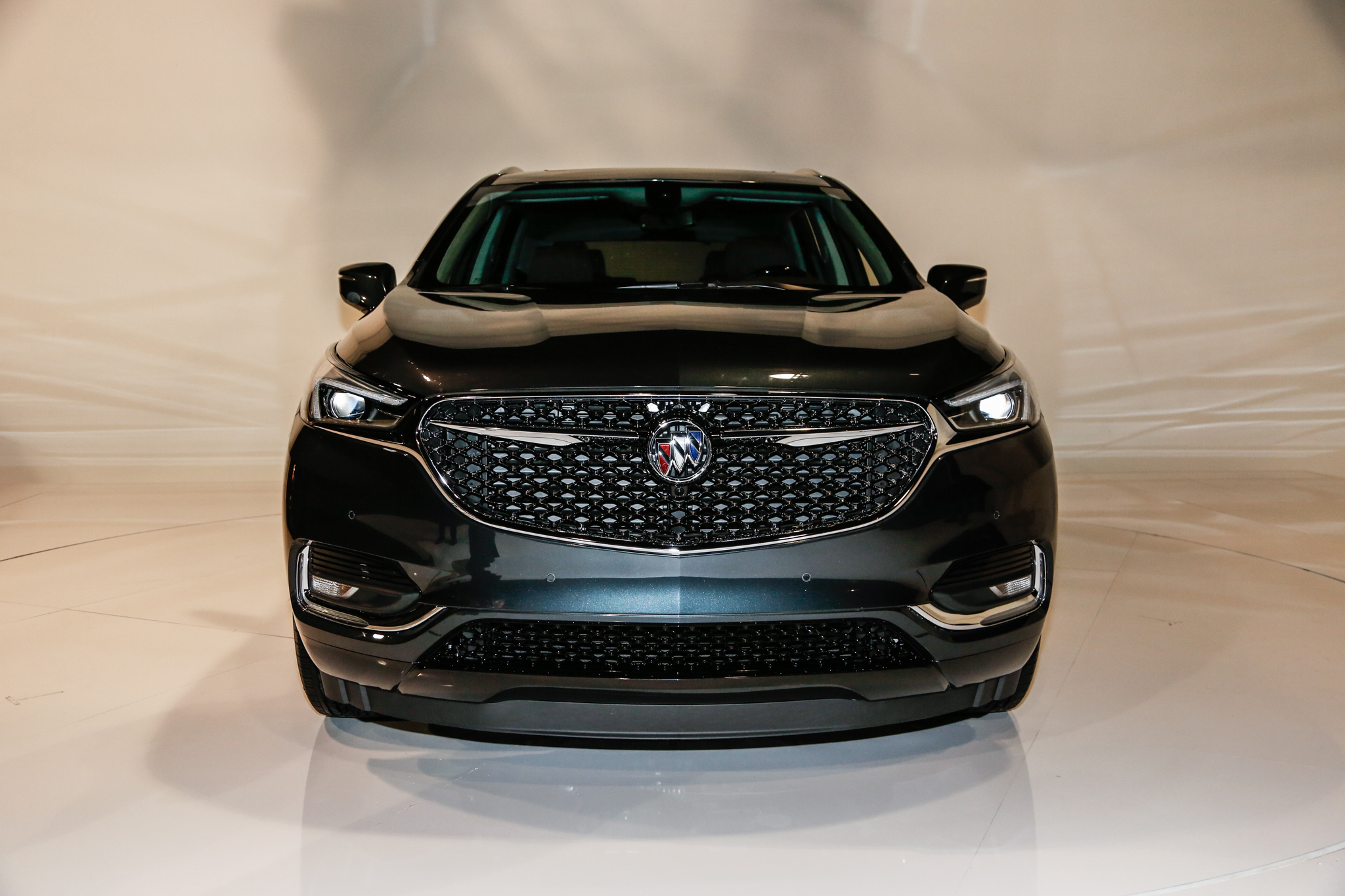 2018 Buick Enclave Ditches Portholes Embraces Class